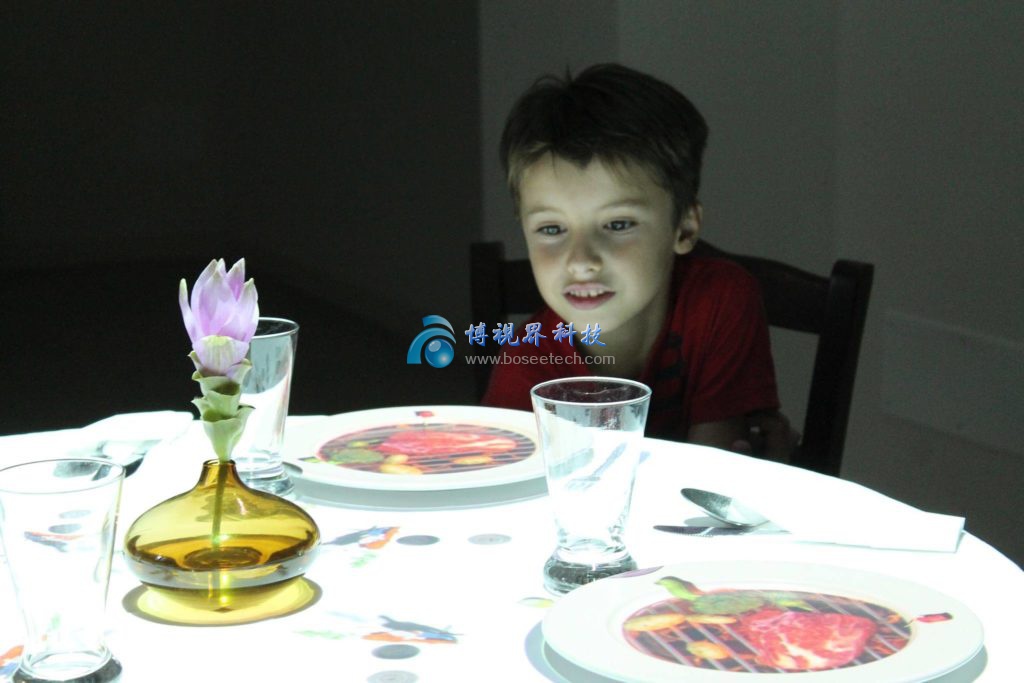 餐桌投影帶來新的媒體形式-博視界科技